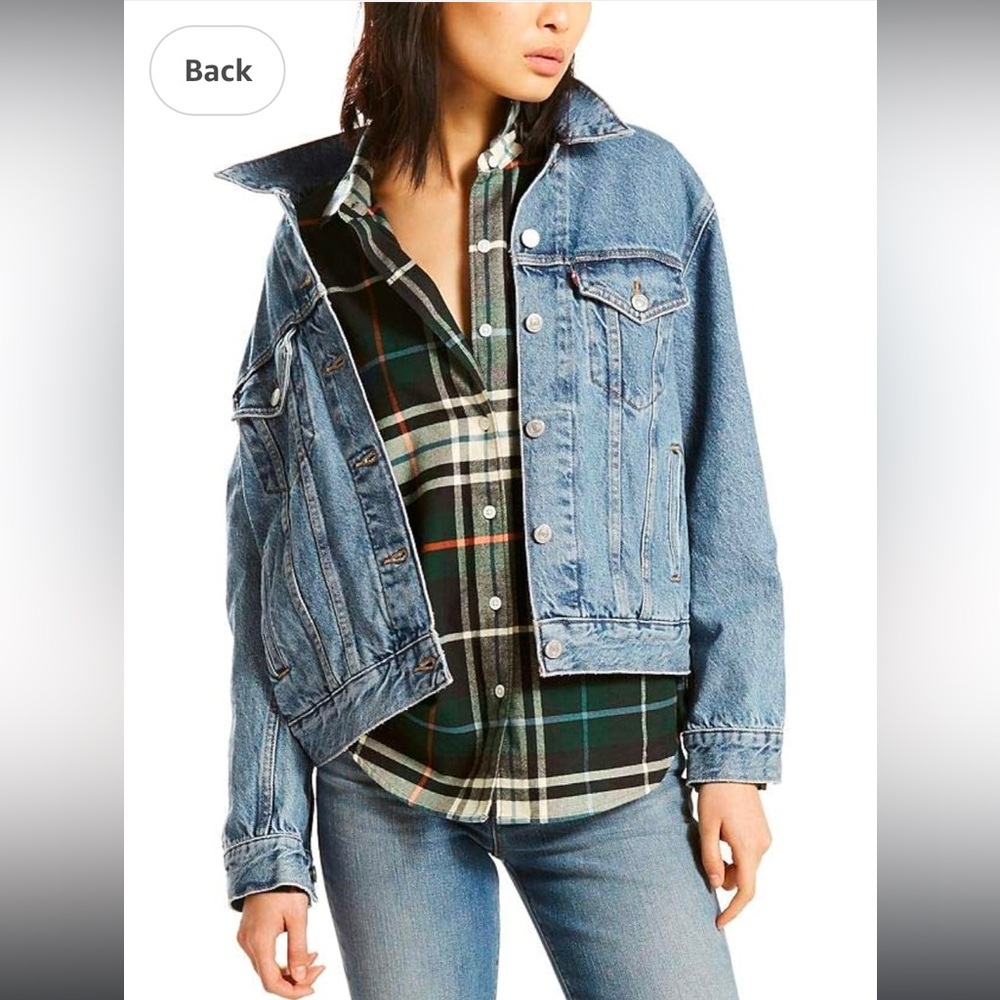 NWT Levi’s Women Ex-boyfriend Trucker Denim Jacket size Large